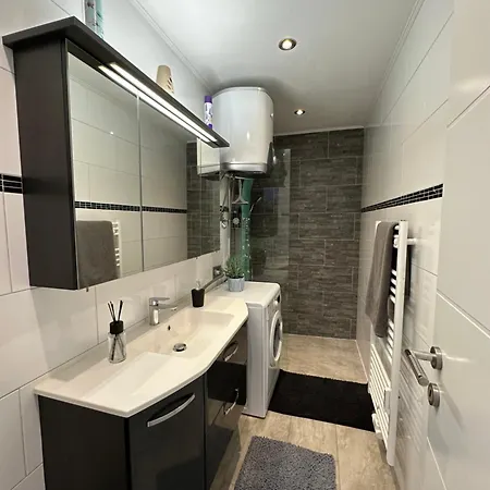 Urban Oasis Retreat Center 홈스테이