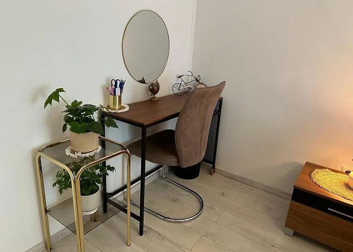 Urban Oasis Retreat Center ホームステイ